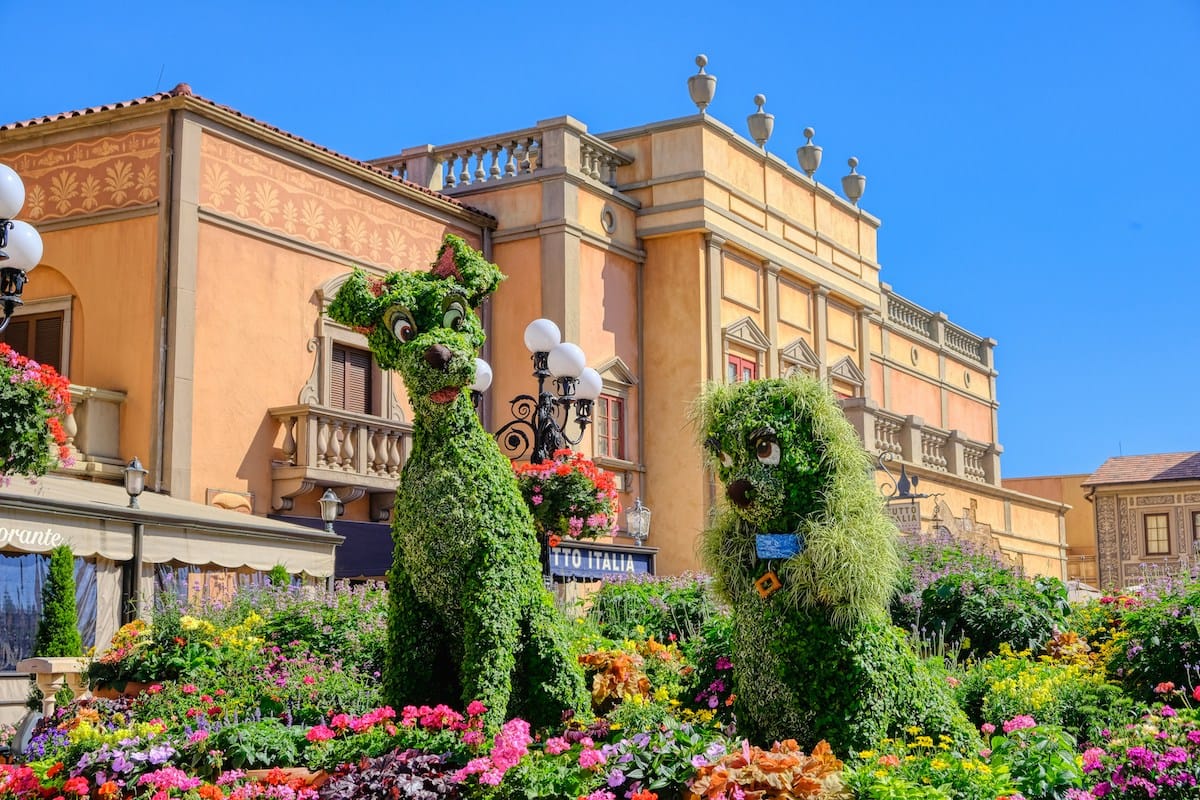 epcot lady and the tramp topiary