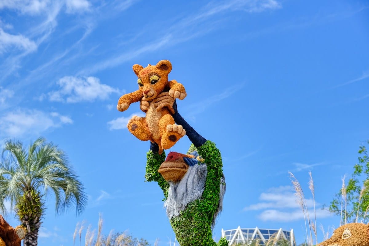 epcot lion king topiary