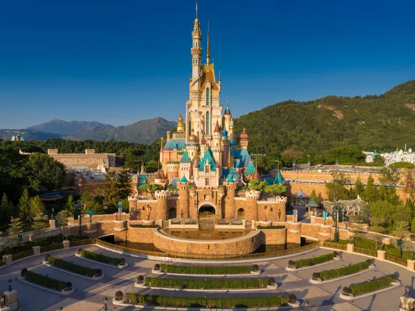 VIDEO: Hong Kong Disneyland’s Castle of Magical Dreams Breaks the Rules