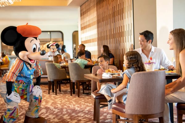 The Disney Dining Plan is Finally Back at Disney World
